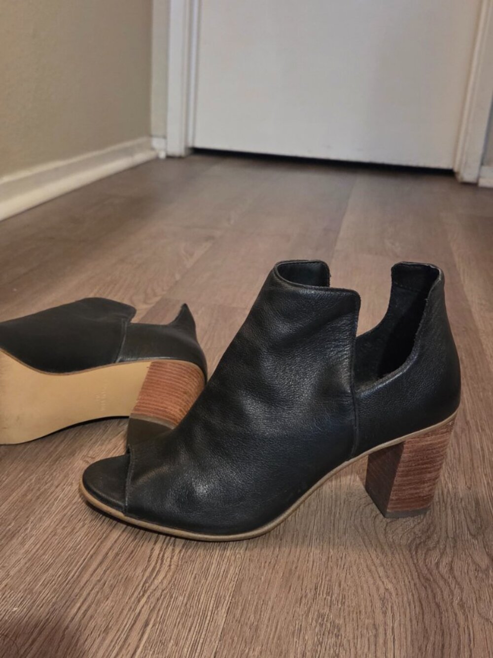 Steve Madden Nello Women Peep-Toe Leather - Picture 2 of 3